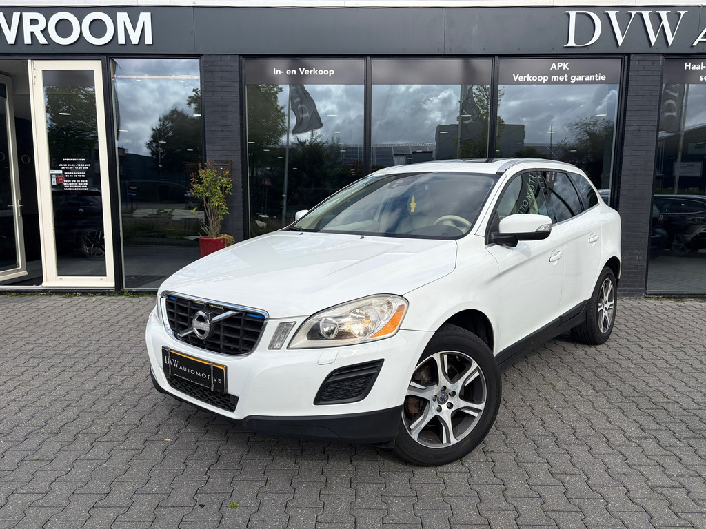Volvo XC60 3.0 T6 Momentum 54300864-0.jpg | DVW Automotive